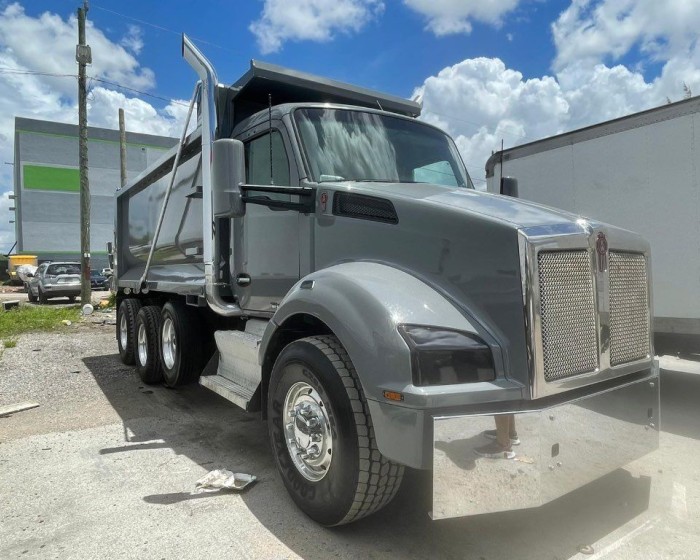 2016 KENWORTH T880 DUMP TRUCK