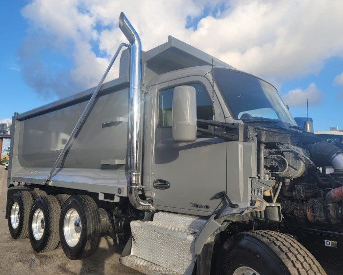 2016 KENWORTH T880 DUMP TRUCK