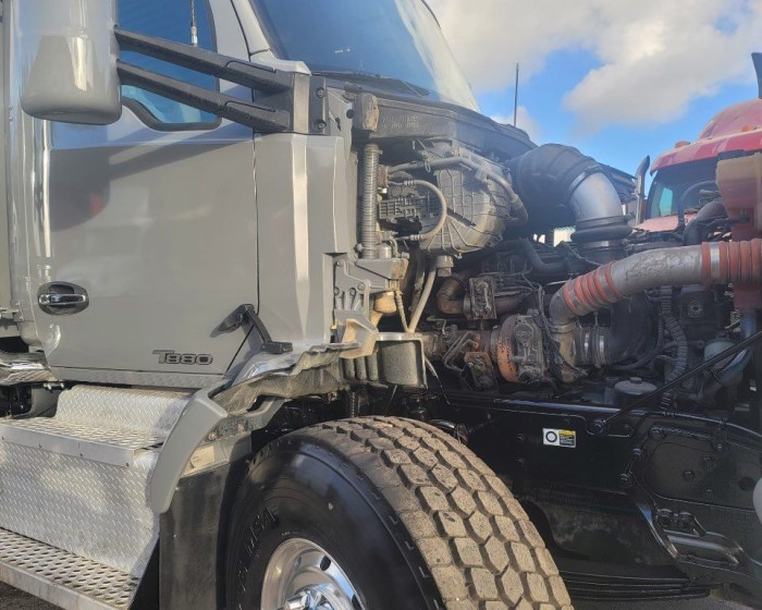 2016 KENWORTH T880 DUMP TRUCK