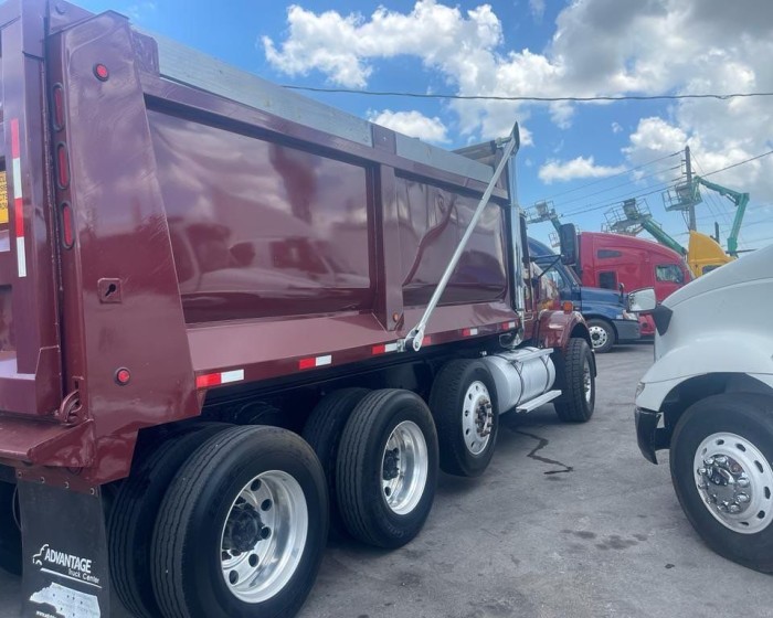 2009 KENWORTH T800 DUMP TRUCK