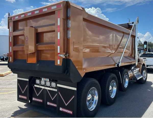 2019 KENWORTH T680 TRI-AXLE DUMP TRUCK