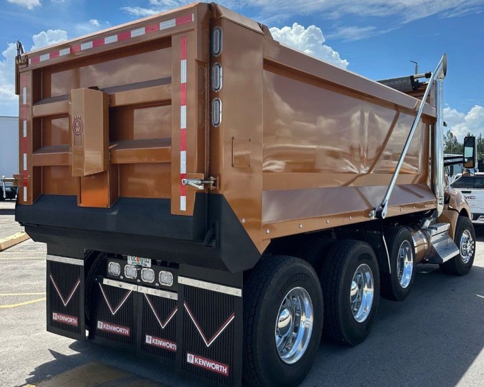 2019 KENWORTH T680 TRI-AXLE DUMP TRUCK
