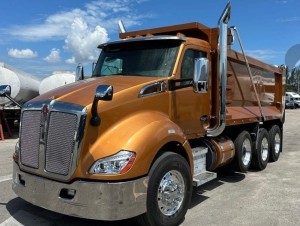 2019 KENWORTH T680 TRI-AXLE DUMP TRUCK