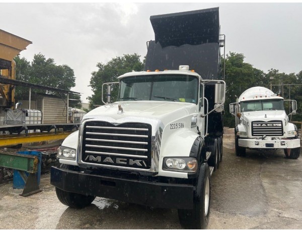 2008 MACK GRANITE DUMP TRUCK