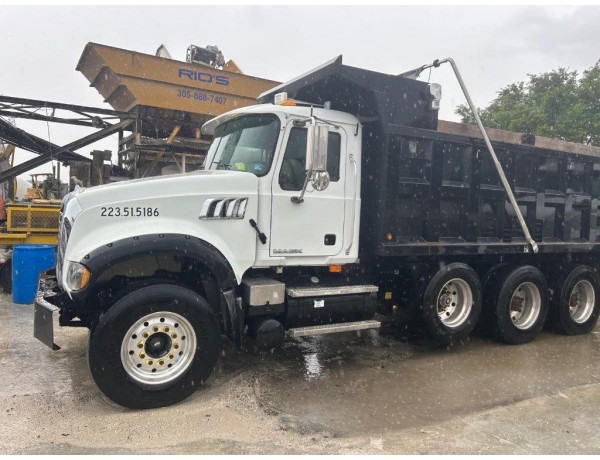 2008 MACK GRANITE DUMP TRUCK