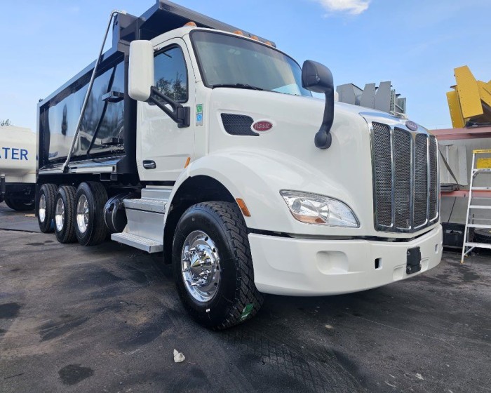 2022 PETERBILT 579 DUMP TRUCK