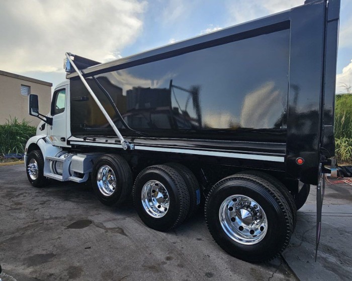 2022 PETERBILT 579 DUMP TRUCK