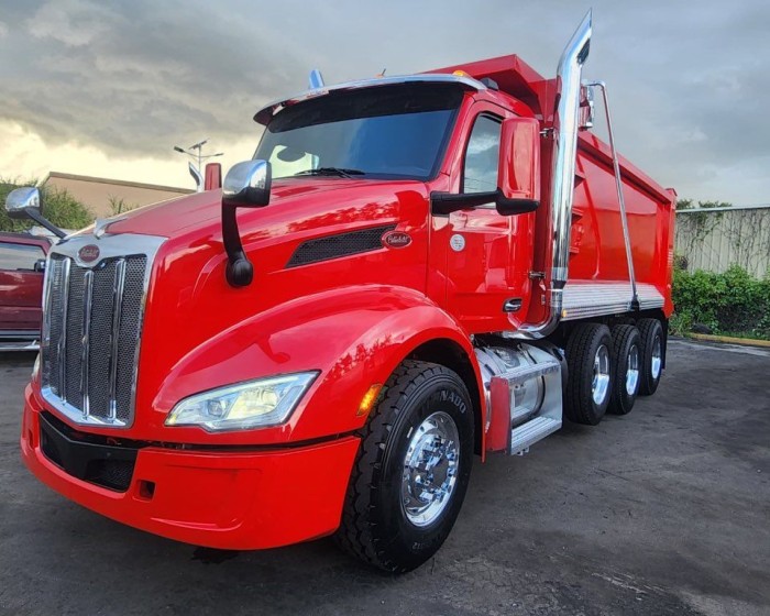 2022 PETERBILT 579 DUMP TRUCK