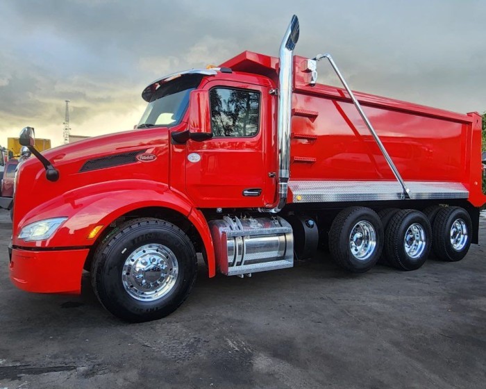 2022 PETERBILT 579 DUMP TRUCK