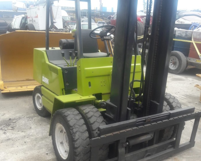 1994 CLARK FORKLIFT 