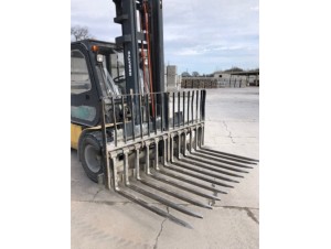 2001 KOMATSU FORKLIFT