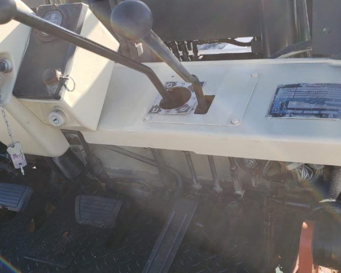 1995 NISSAN PNEUMATIC TIRE FORKLIFT