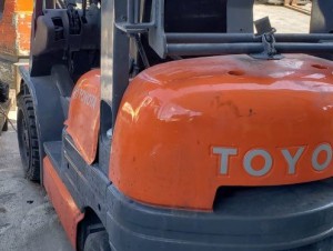1999 TOYOTA FORKLIFT