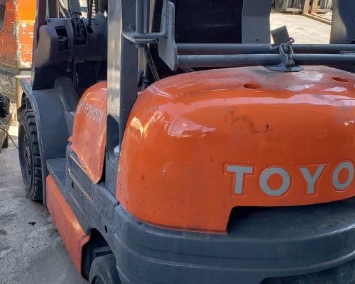 1999 TOYOTA FORKLIFT