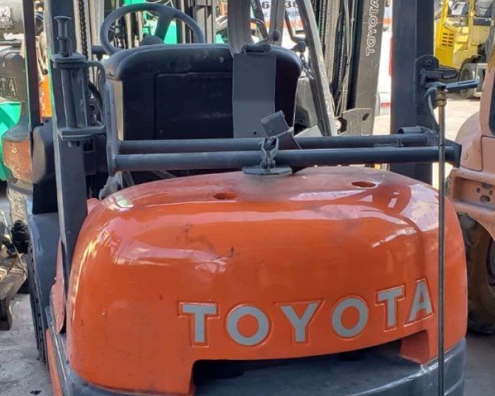 1999 TOYOTA FORKLIFT
