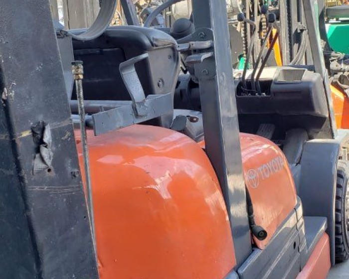 1999 TOYOTA FORKLIFT