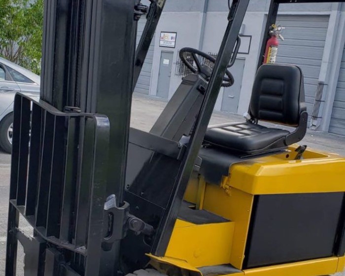 2002 YALE SQ088 FORKLIFT