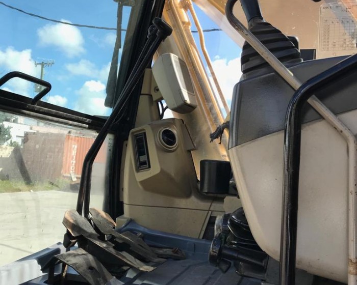 2006 CATERPILLAR 320CL EXCAVATOR