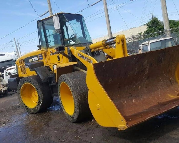 2006 KOMATSU WA250 WHEEL LOADER
