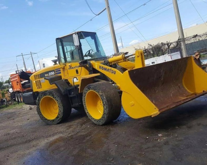 2006 KOMATSU WA250 WHEEL LOADER
