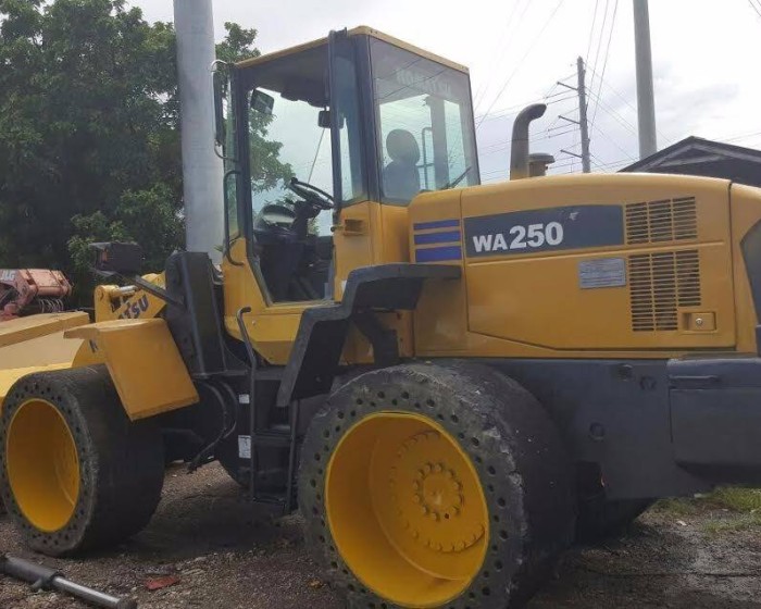 2006 KOMATSU WA250 WHEEL LOADER