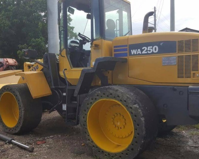 2006 KOMATSU WA250 WHEEL LOADER
