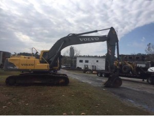 2005 VOLVO EC240B LC EXCAVATOR