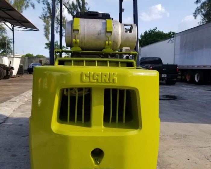 1980 CLARK 13500 LBS FORKLIFT