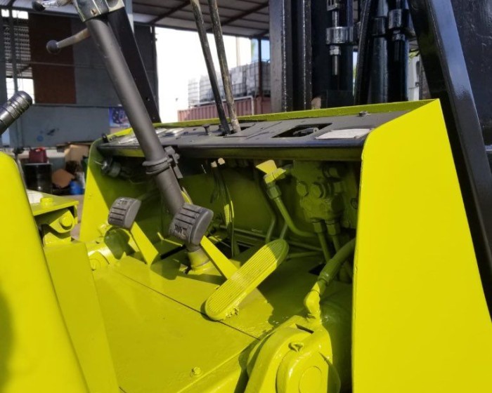 1980 CLARK 13500 LBS FORKLIFT