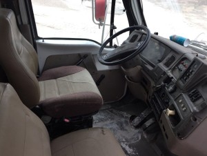 2004 STERLING GARBAGE TRUCK, BODY MCNEILUS 31YDS