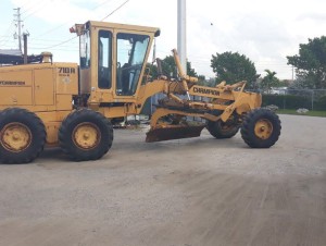 2000 CHAMPION 710 A SERIE III MOTOR GRADER
