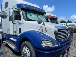 2008 FREIGHTLINER COLUMBIA SLEEPER TRUCK