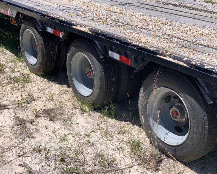 2020 RAMPANT TRI-AXLE TRAILER 35 FEET - 25TONS CAP.