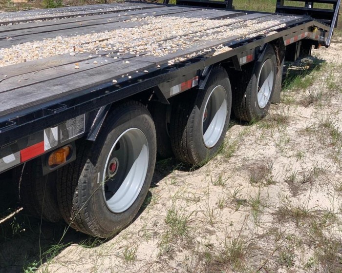 2020 RAMPANT TRI-AXLE TRAILER 35 FEET - 25TONS CAP.