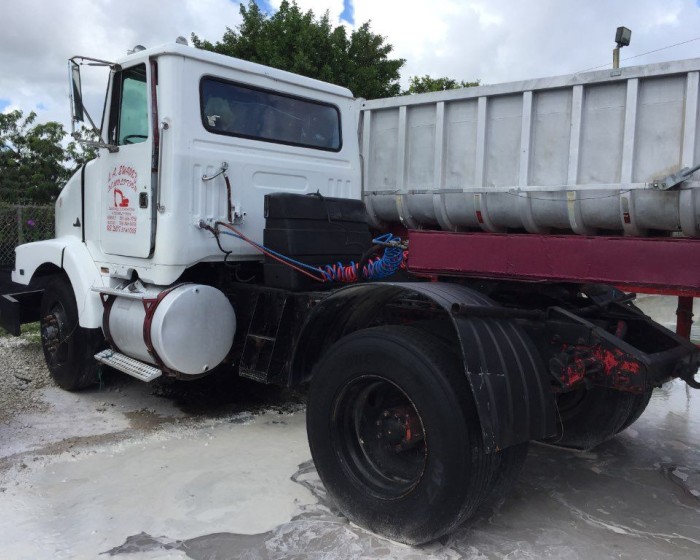 1990 VOLVO  TRUCK