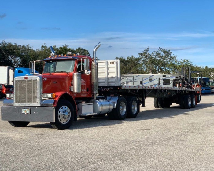 COMBO PACKAGE - 2007 PETERBILT TRUCK - TRAILER - PIGGYBACK