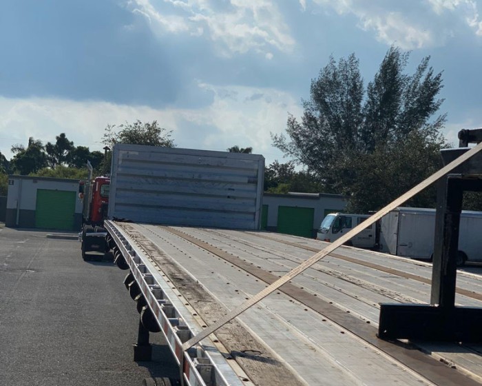 COMBO PACKAGE - 2007 PETERBILT TRUCK - TRAILER - PIGGYBACK