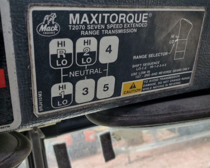 1993 MACK DM690S WATER TANK TRUCK