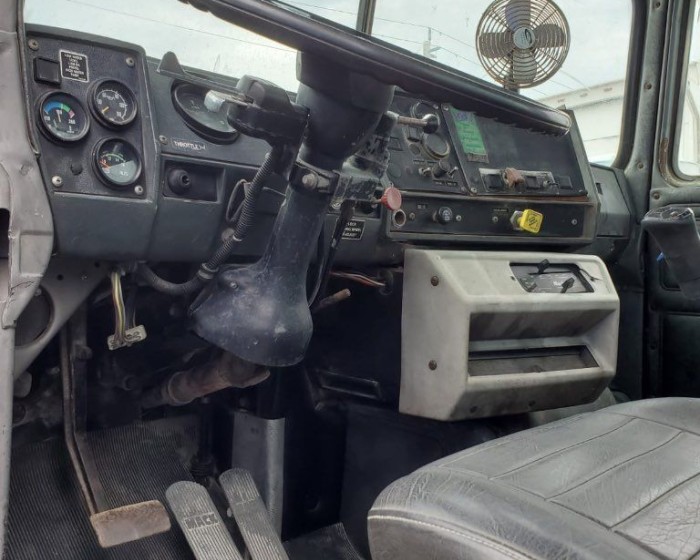 1993 MACK DM690S WATER TANK TRUCK