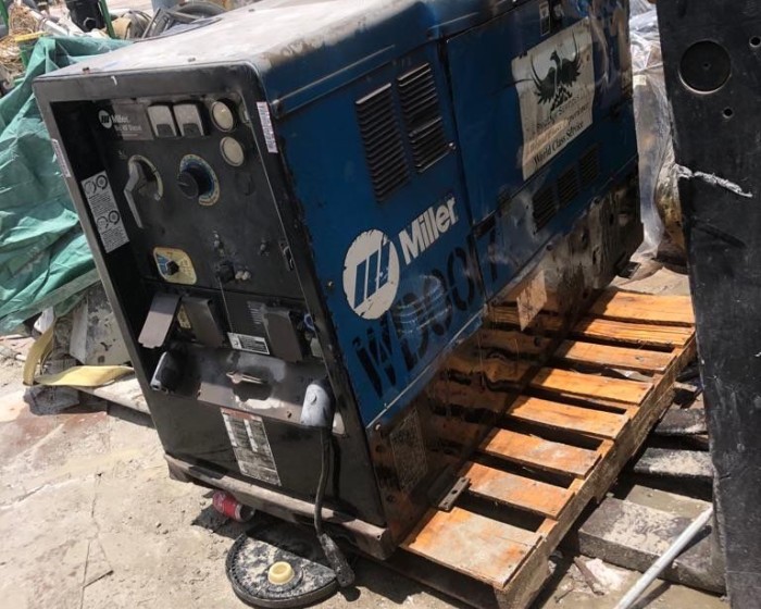 2011 MILLER BIG 40 DIESEL WELDING MACHINE TRAILER