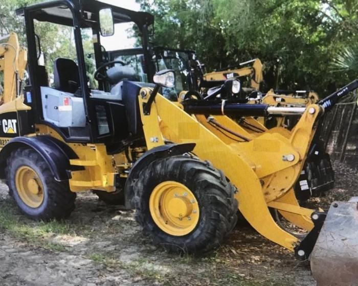 2015 CATERPILLAR 908H WHEEL LOADER