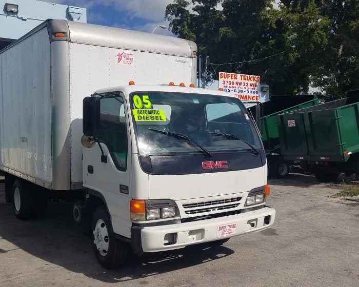 2005 ISUZU NPR DRY BOX TRUCK 
