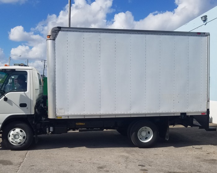 2005 ISUZU NPR DRY BOX TRUCK 