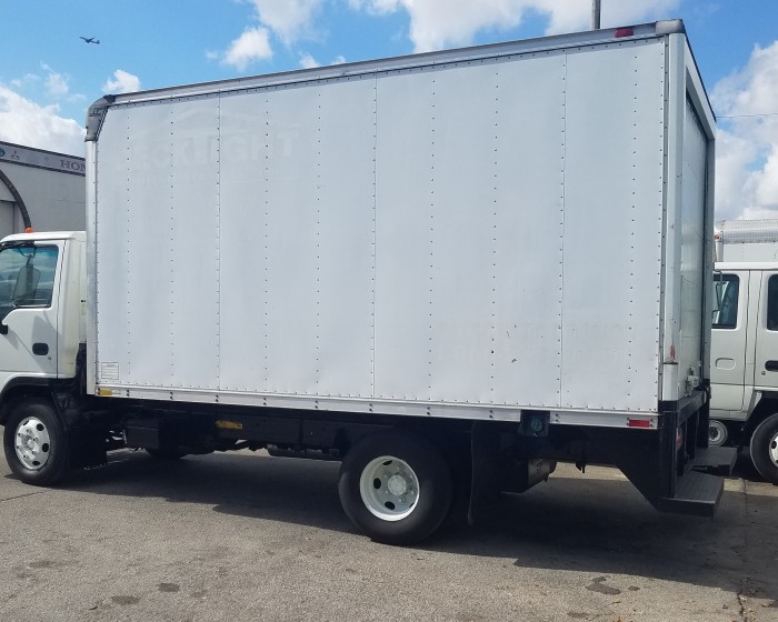 2005 ISUZU NPR DRY BOX TRUCK 