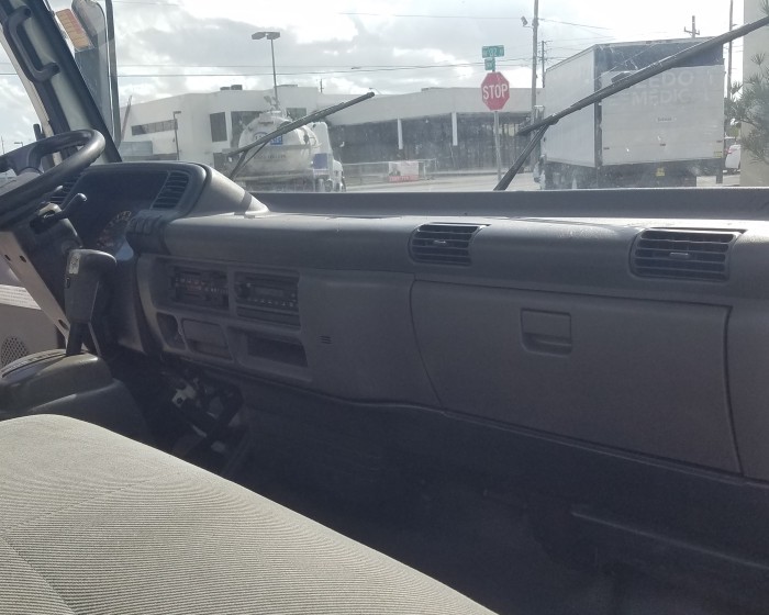 2005 ISUZU NPR DRY BOX TRUCK 