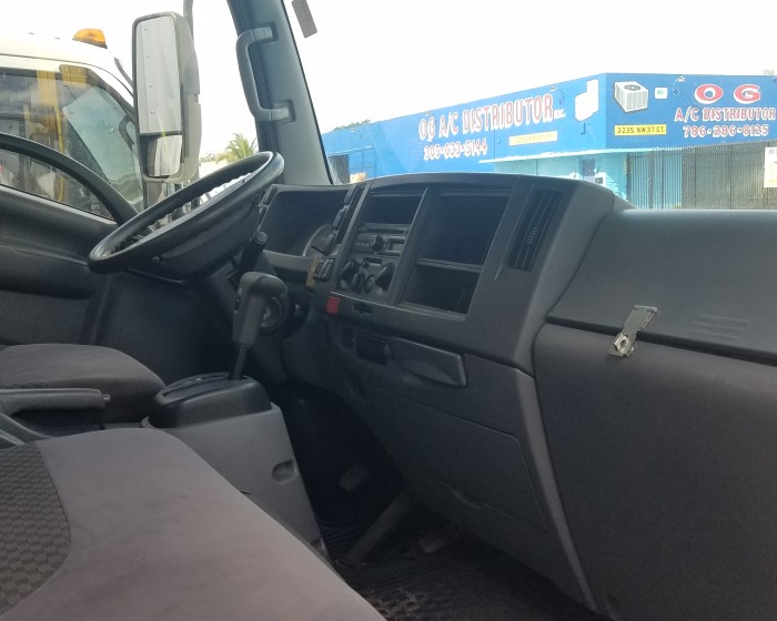 2011 ISUZU NRR DRY BOX TRUCK 