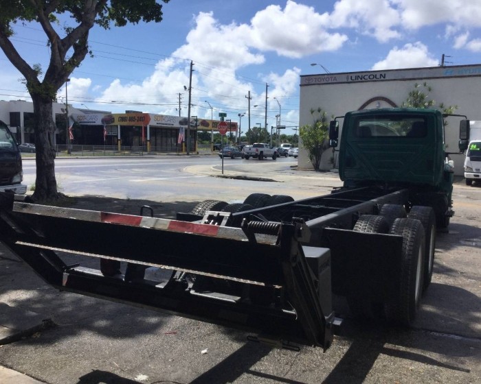 2009 INTERNATIONAL 4400 CAB & CHASSIS