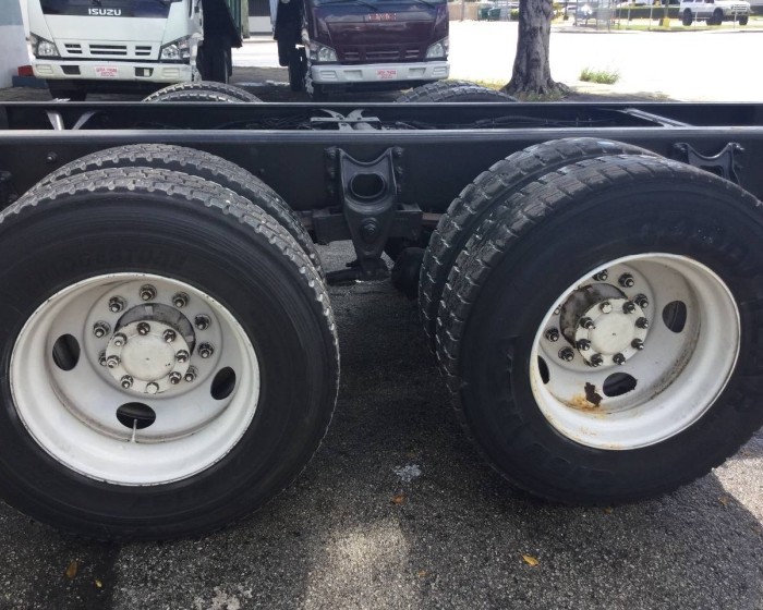 2009 INTERNATIONAL 4400 CAB & CHASSIS