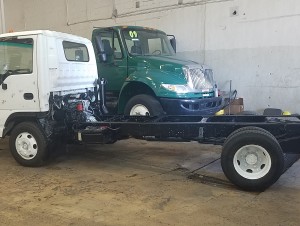 2004 ISUZU NPR CAB & CHASSIS TRUCK 