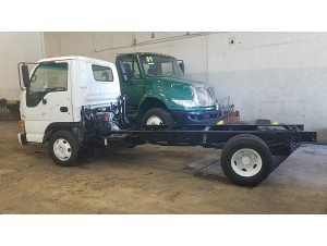 2004 ISUZU NPR CAB & CHASSIS TRUCK 